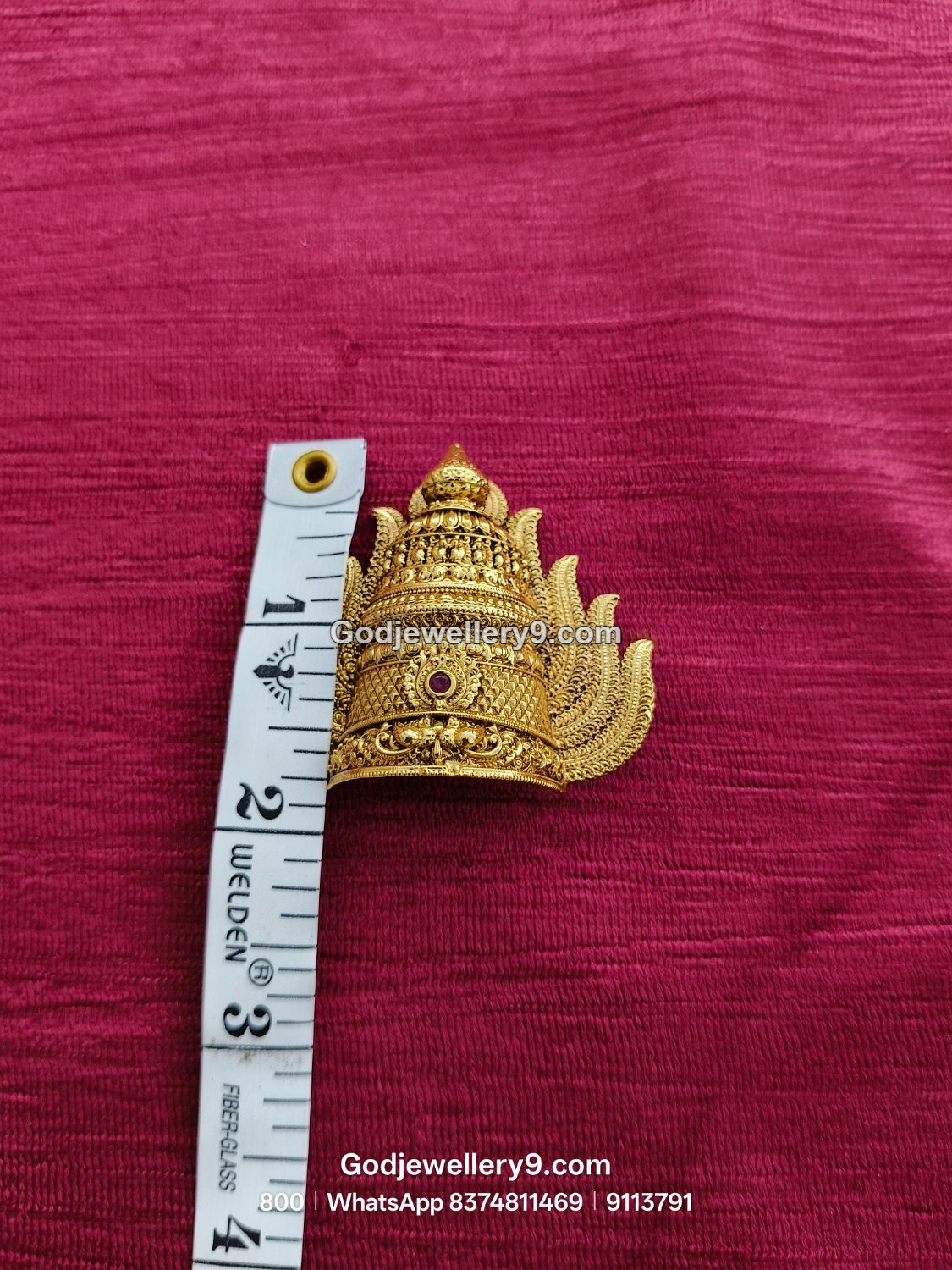 Gold-Plated pointed leaf-like embellishments Nakshi Jwala Crown – View 3