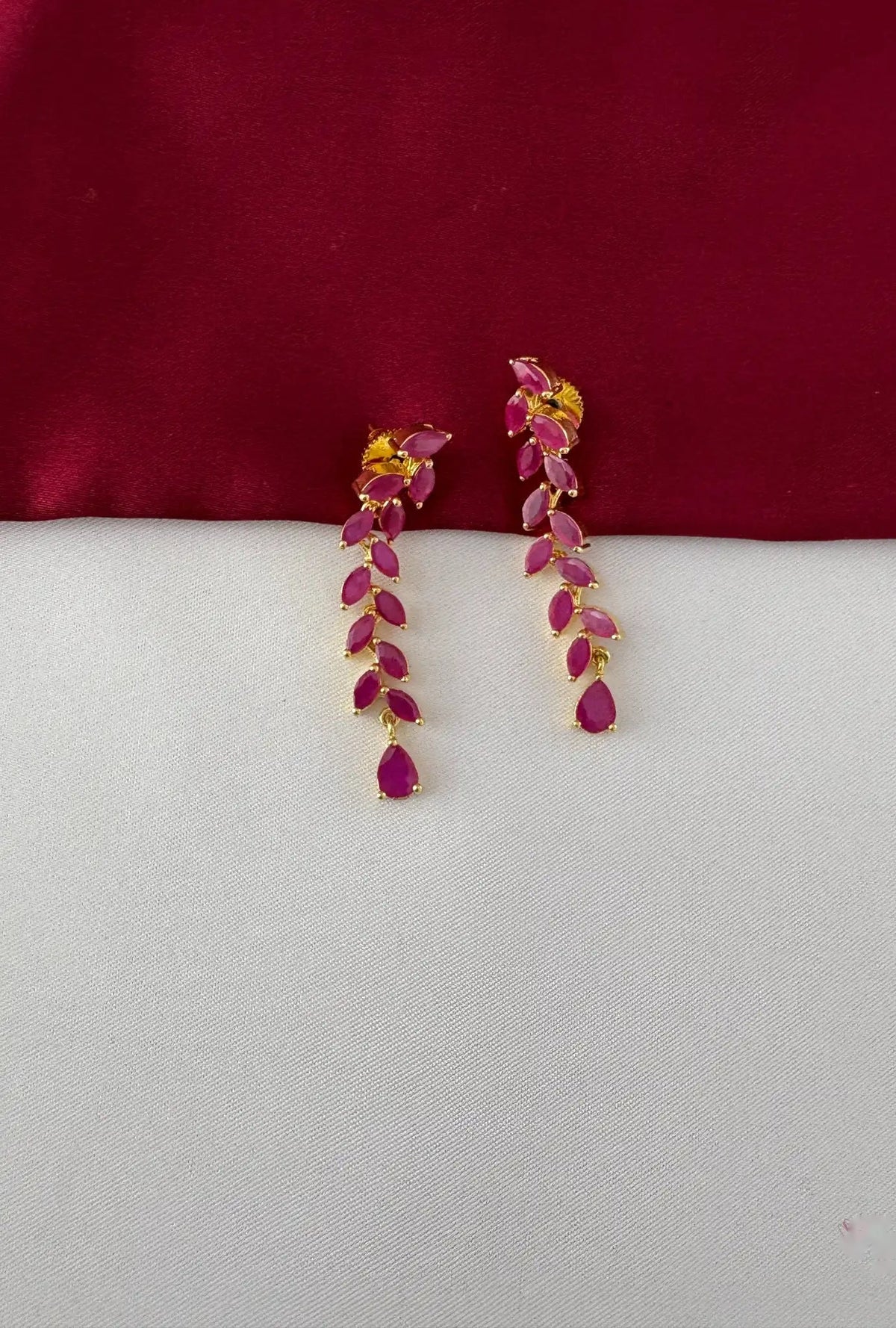 Gold-Plated Ruby Leaf Droplet Short Necklace Set – Gold Plated Ruby-Tone Leaf Droplet Necklace Set - Vine Grace - Indian