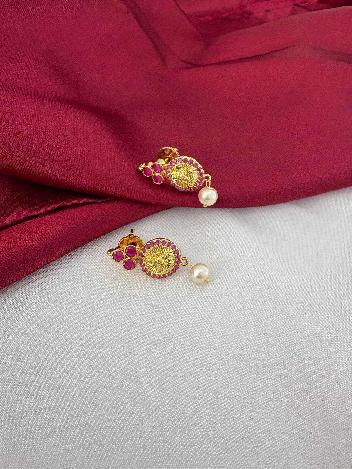 Designer Ruby CZ Short Necklace Set with a Modern Twist – Designer Ruby-Tone CZ Short Necklace Set - Close-up of the – view 2