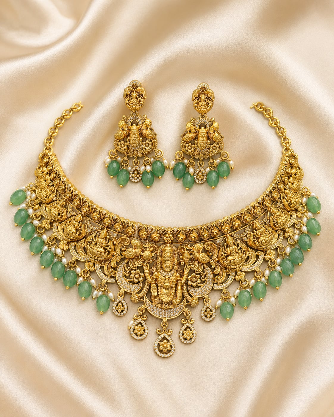 Emerald Lakshmi Collar Necklace Set for Pattu Sarees with matching earrings, saree styling view – view 3