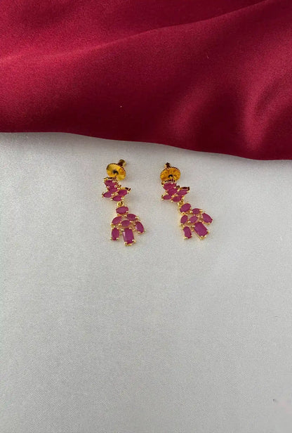 Gold-Plated Cluster Ruby Necklace Set - Festive Charm – Gold Plated Ruby Cluster Earrings - Detailed view of the – view 3
