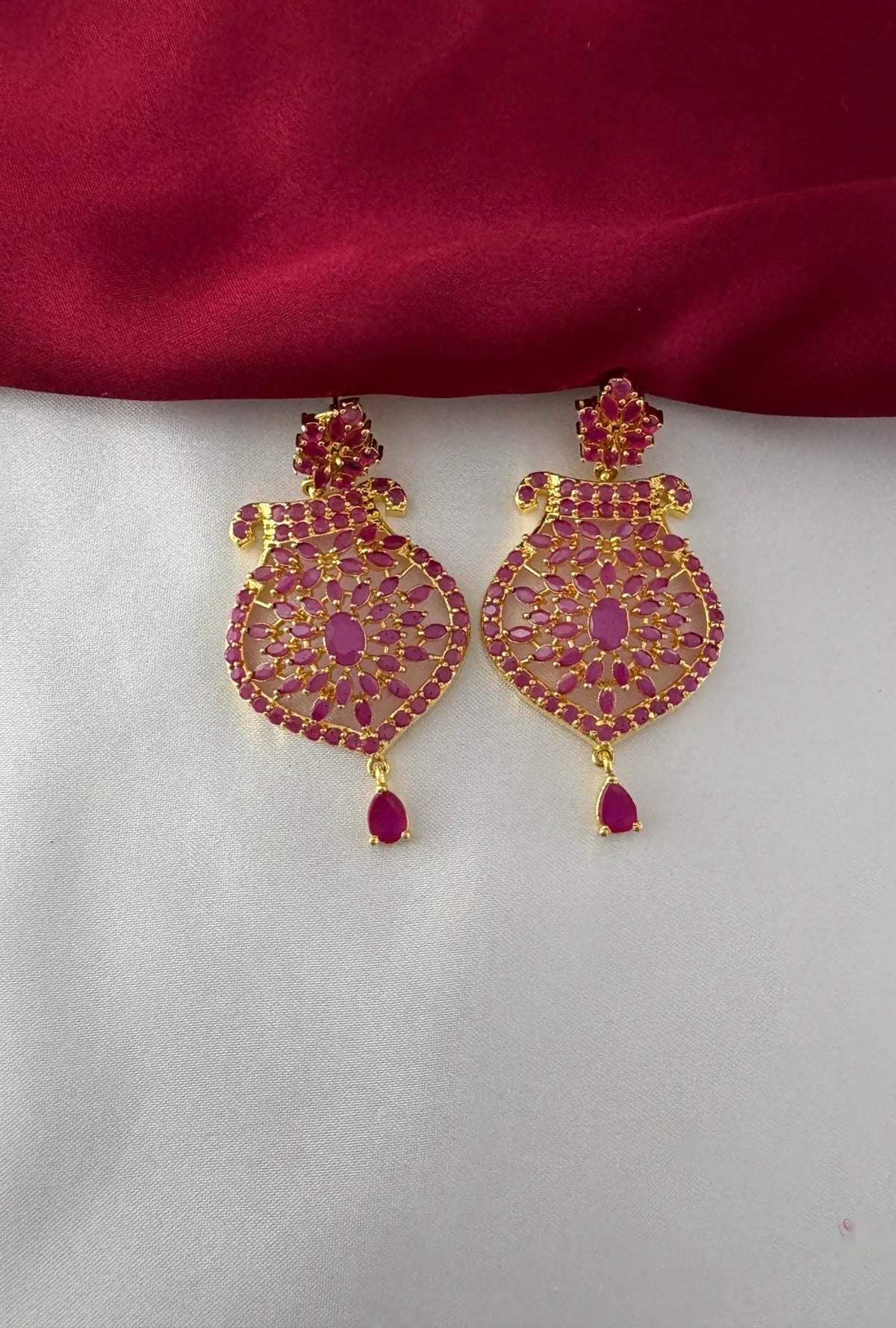 Gold-Plated Ruby Floral Elegance Jewelry Set - Intricate Design – Gold Plated Ruby-Tone Floral Elegance Jewelry Set