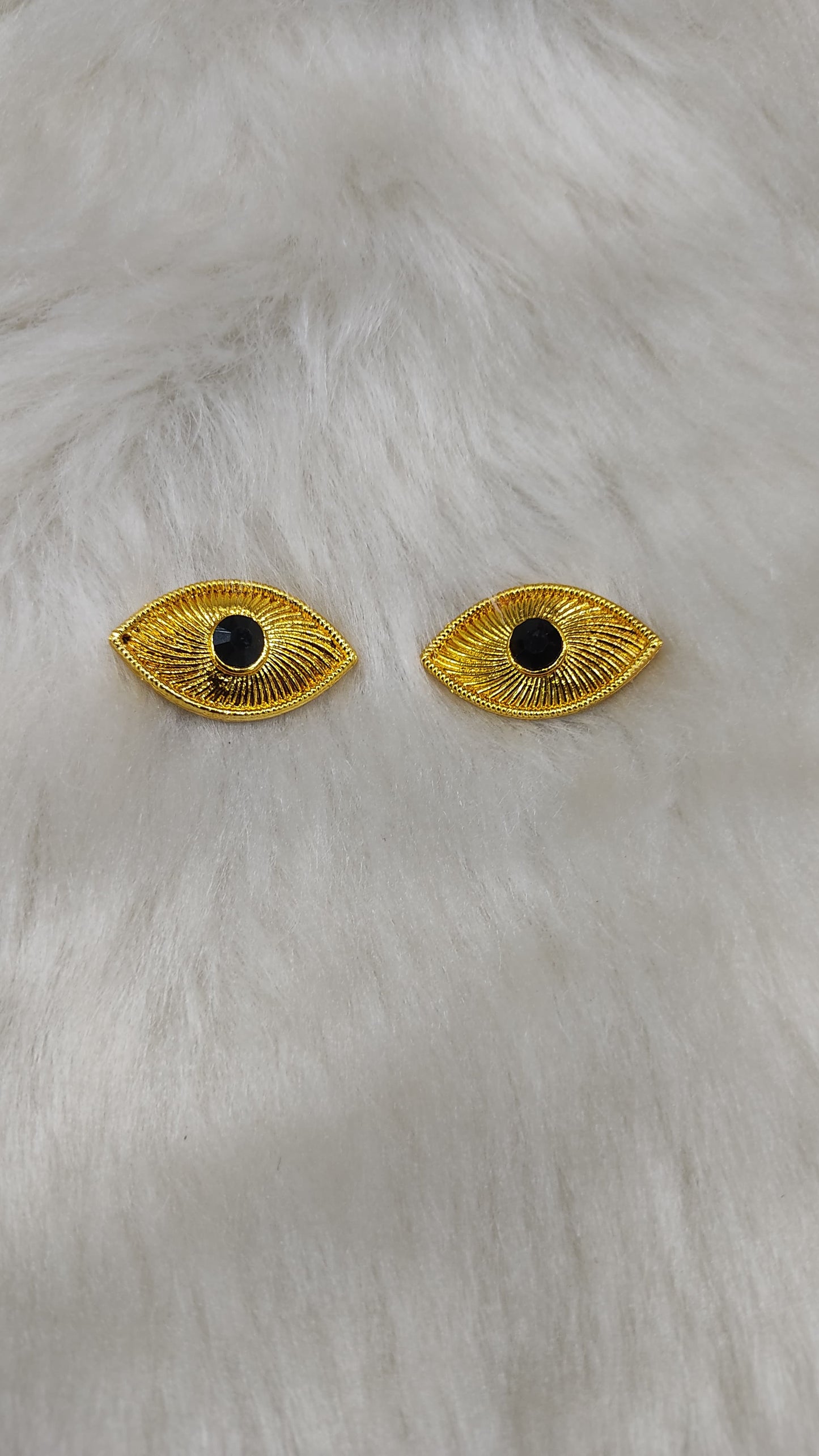 kanmalar eye sets in gold finish godjewellery9