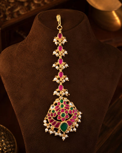 pearl-look linear floral jadau kundan maang tikka maang tikka only front view