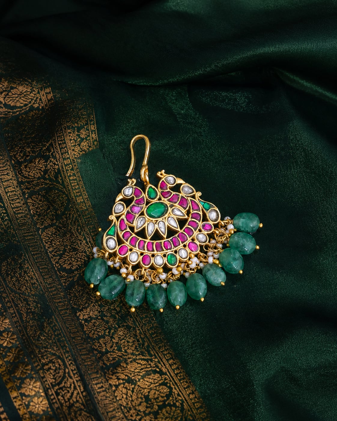 round fan green drop jadau kundan maang tikka maang tikka only close-up of kundan stones and jadau work – view 3